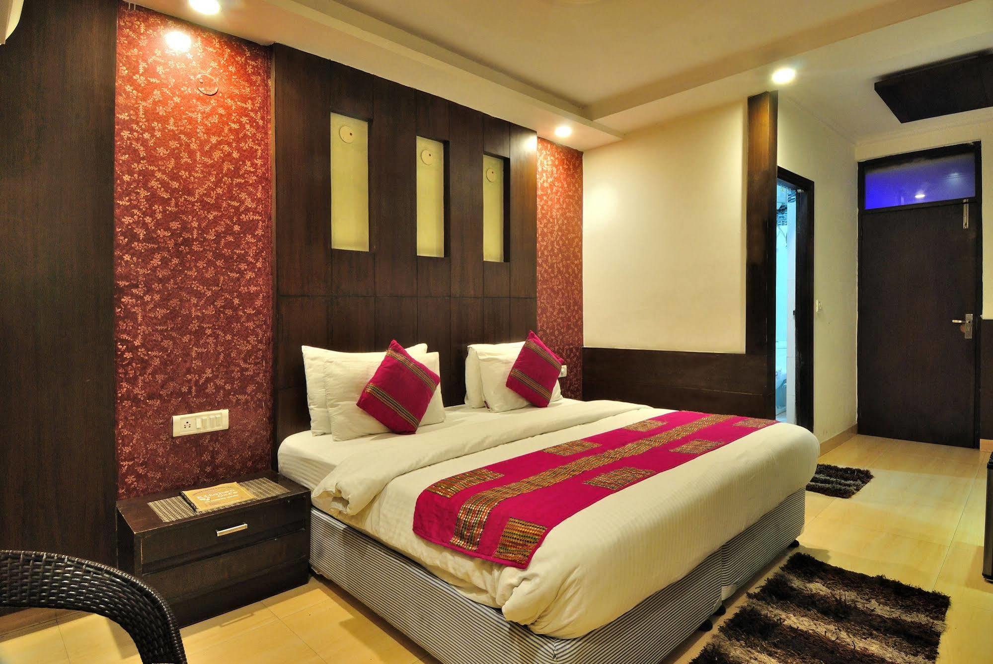 Hotel Shelton Нью-Делі Екстер'єр фото